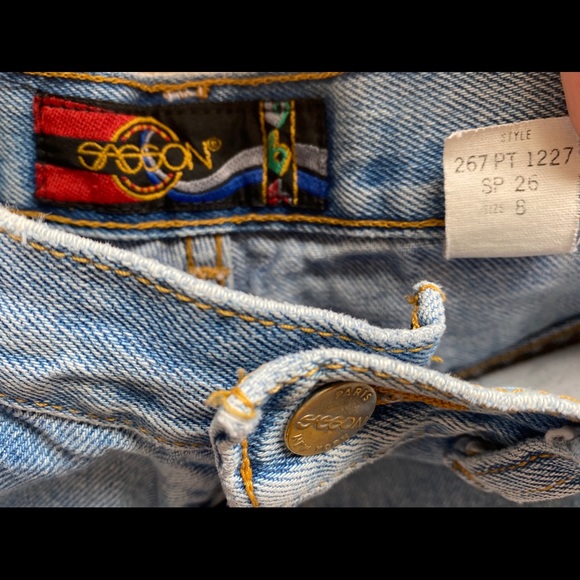 Sasson high waisted cut off shorts - Picture 4 of 5